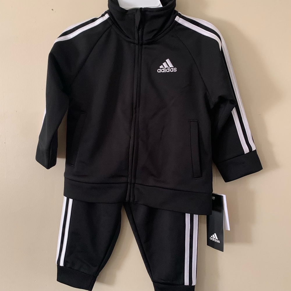 Adidas boy 12 months. 2 piece set new with tag